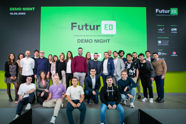 Foto di tutti i partecipanti alla DEMO NIGHT di FuturED 2023: tra le 9 startup coinvolte, anche Parentube